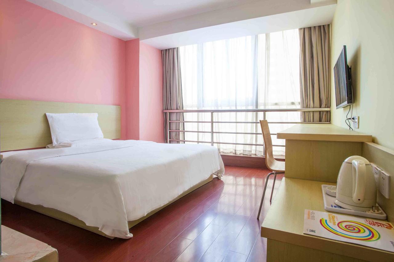 7Days Inn Xianning Hot Spring Pedestrian Street Shopping Park Zewnętrze zdjęcie