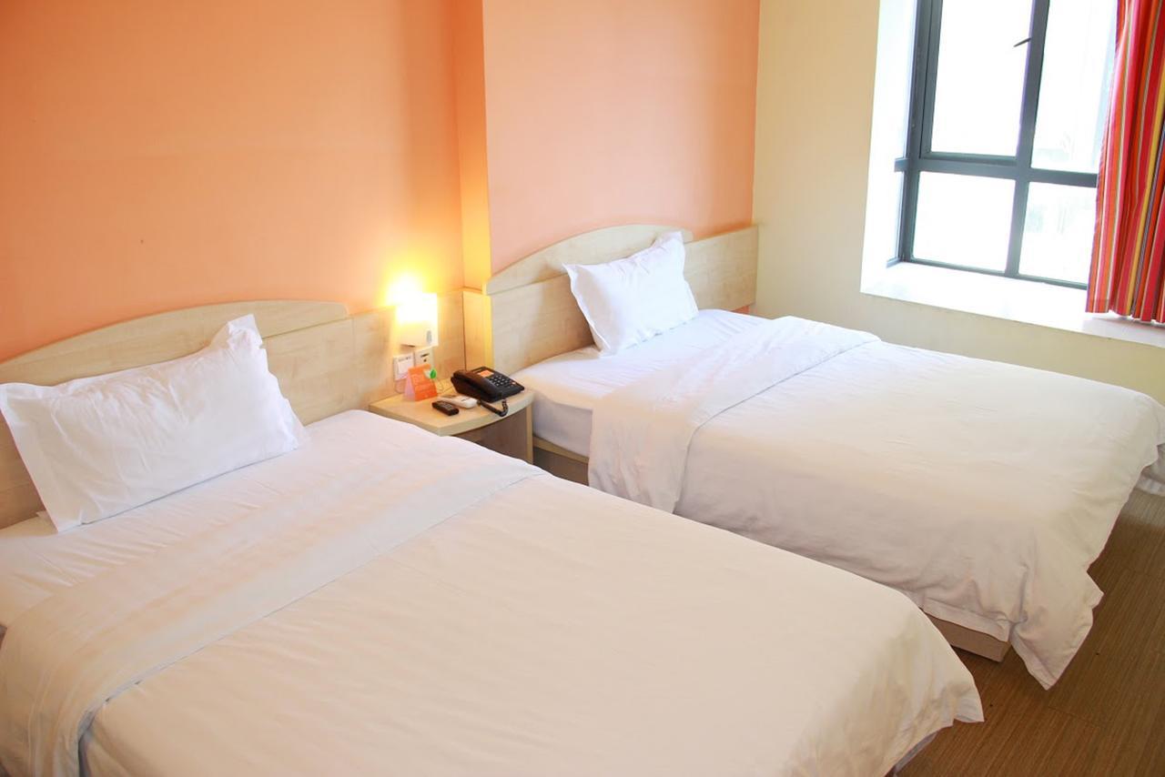 7Days Inn Xianning Hot Spring Pedestrian Street Shopping Park Zewnętrze zdjęcie